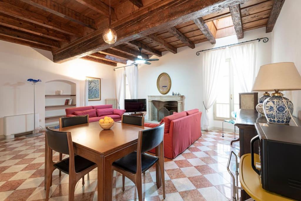 Casa Di Mezzo Nel Cuore Di * Salò